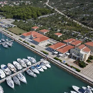 Apartment Aci Marina, Cres
