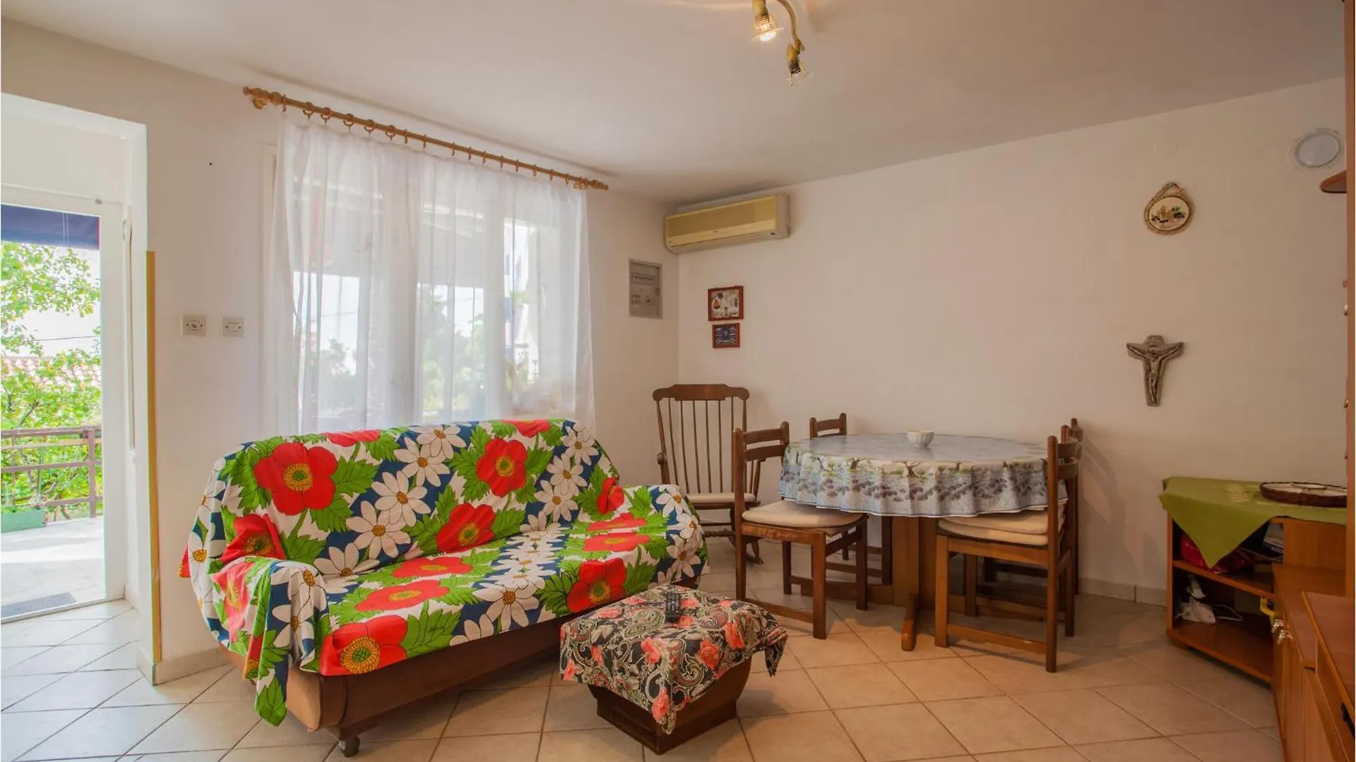 Gorgeous Apartment In Cres With Kitchen 0*,  Croatia